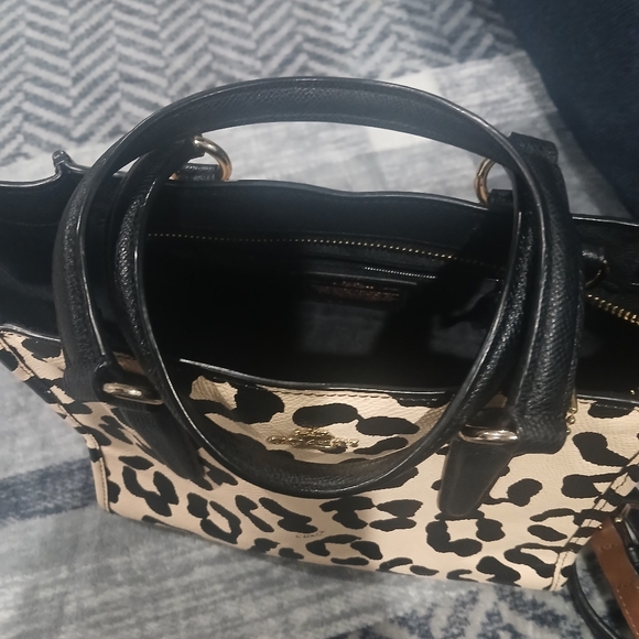 Coach hand bag - Picture 4 of 6